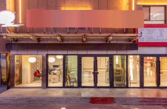 新疆独栋酒店出租-坐落在“独库公路”旁